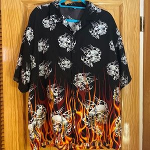 Men’s skull and fire button down Hawaiian shirt xl